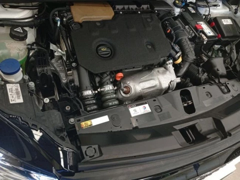 Peugeot 2008 Active Pack BlueHDI 81kW (110CV)