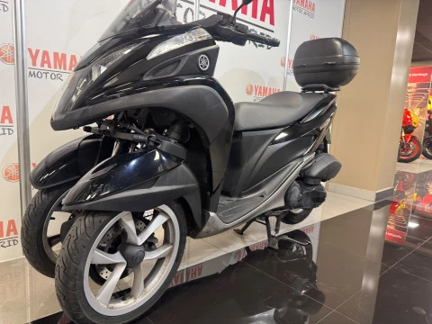 Yamaha Tricity 125 NEGRO