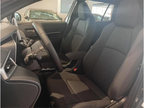 Toyota C-HR Corolla Cross Hybrid 200 Style