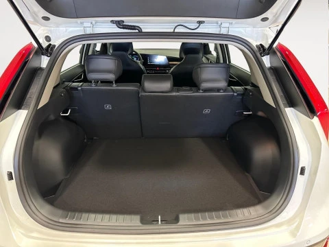 Kia Niro 1.6 GDi HEV 102kW (139CV) Drive