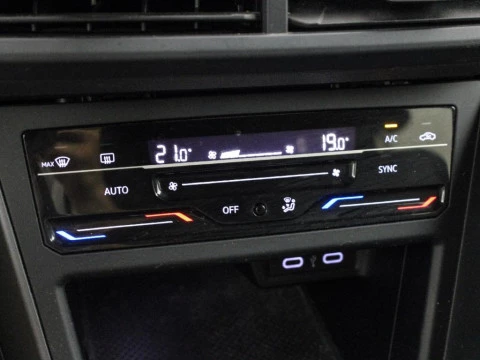 Volkswagen Polo 1.0 TSI 70KW R-LINE 95 5P