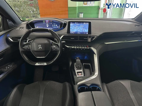 Peugeot 3008 PureTech SANDS GT EAT8 132 kW (180 CV)