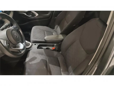 Toyota Yaris ACTIVE PLUS