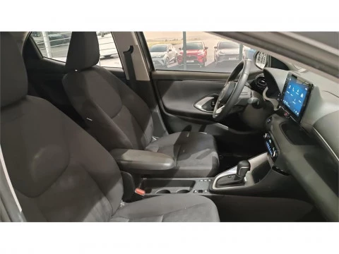 Toyota Yaris ACTIVE PLUS