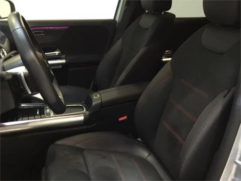 Mercedes-Benz GLA 250 e con tecnología híbrida EQ