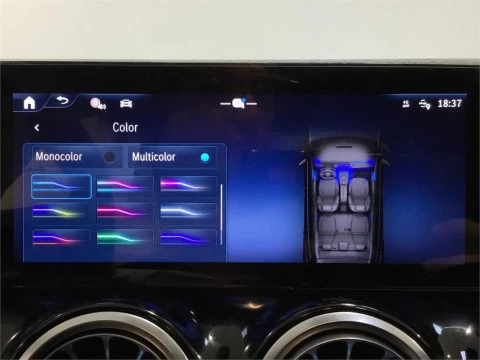 Mercedes-Benz GLA 250 e con tecnología híbrida EQ