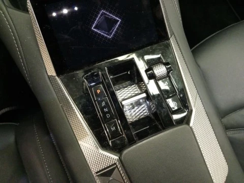 DS 4 CROSS BlueHDi 130 auto TROCADERO