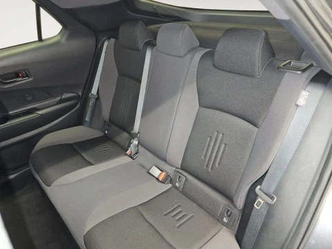 Toyota C-HR Advance Hybrid 140