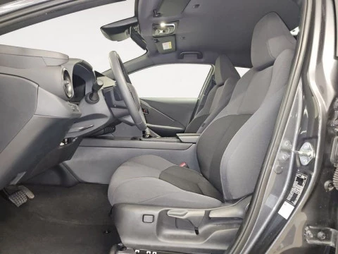 Toyota C-HR Advance Hybrid 140