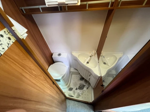 WEINSBERG R47 CARABUS