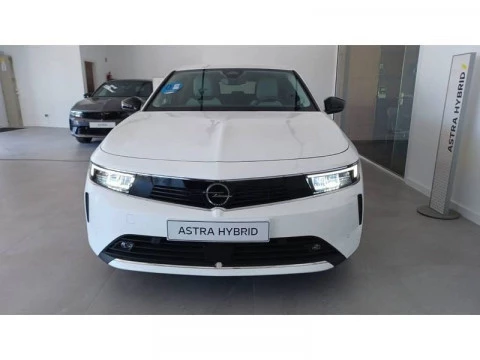 Opel Astra PHEV 1.6T Hybrid 132kW (180CV) Elegance Auto Opel Astra PHEV 1.6T Hybrid 132kW (180CV) Elegance Auto