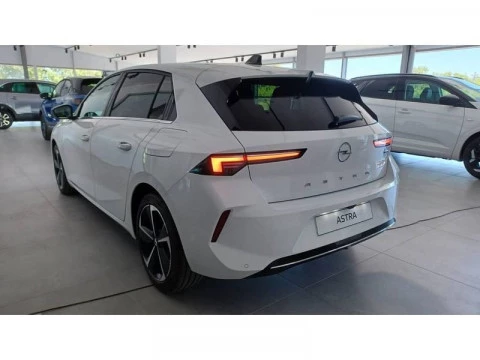 Opel Astra PHEV 1.6T Hybrid 132kW (180CV) Elegance Auto Opel Astra PHEV 1.6T Hybrid 132kW (180CV) Elegance Auto