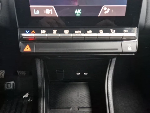 Renault Captur techno Eco-G 100cv (74 kW)