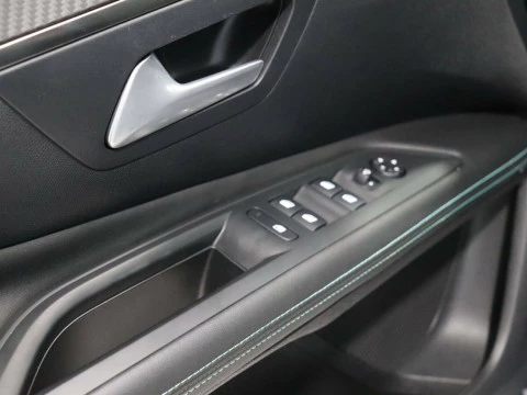 Peugeot 3008 1.2 PureTech 96KW S&S Allure Pack EAT8