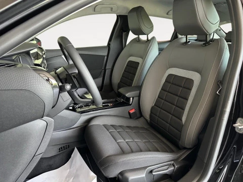 Citroën C4 Hybrid 145 ë-DCS6 Business Edition