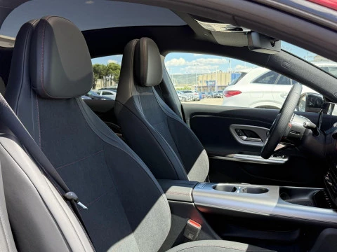 Mercedes-Benz CLA  180 con tecnologia hibrida