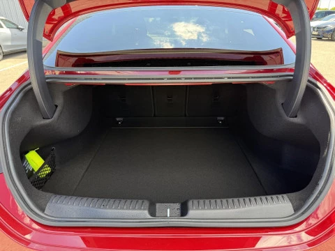Mercedes-Benz CLA  180 con tecnologia hibrida