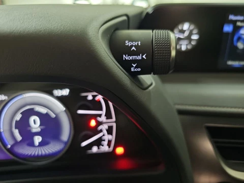 Lexus UX 2.0 250h Business