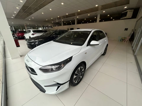 Kia Ceed 1.0 T-GDi 74kW (100CV) Drive Kia Ceed 1.0 T-GDi 74kW (100CV) Drive
