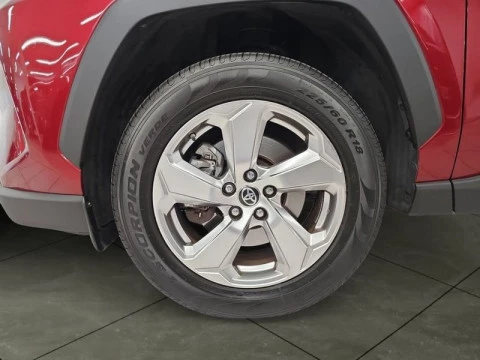 Toyota Rav4 2.5l 220H Advance