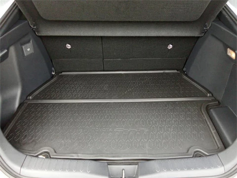 Toyota C-HR Advance Plus + Skyview®