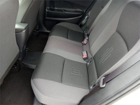 Toyota C-HR Advance Plus + Skyview®