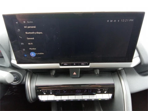 Toyota C-HR Advance Plus + Skyview®