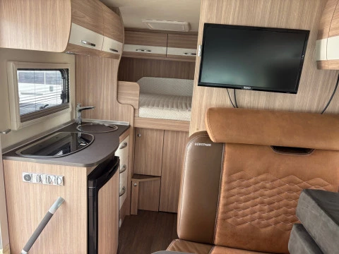 BURSTNER GMBH 250 TRAVEL VAN T590