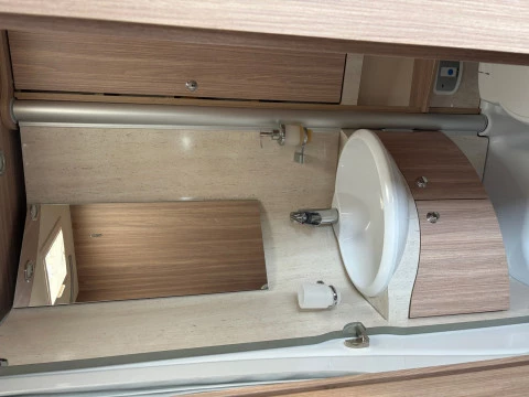 BURSTNER GMBH 250 TRAVEL VAN T590