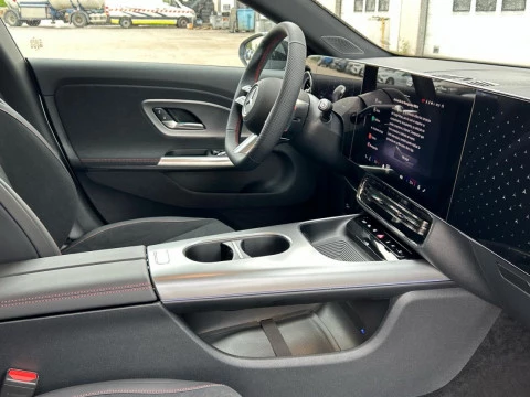 Mercedes-Benz CLA  250+ con tecnologia EQ