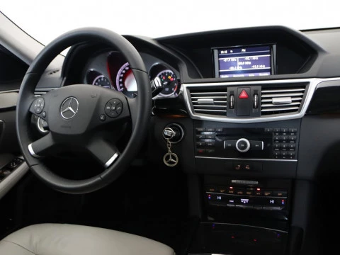 Mercedes-Benz E-CLASS CLASE E 350 CGI BLUE EFFIC. AVANTGARDE 4P