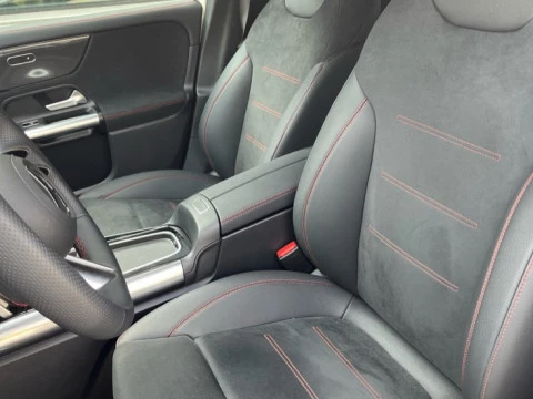 Mercedes-Benz GLA  200 d