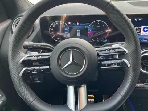 Mercedes-Benz GLA  200 d