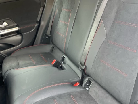 Mercedes-Benz GLA  200 d