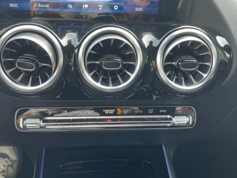 Mercedes-Benz GLA  200 d