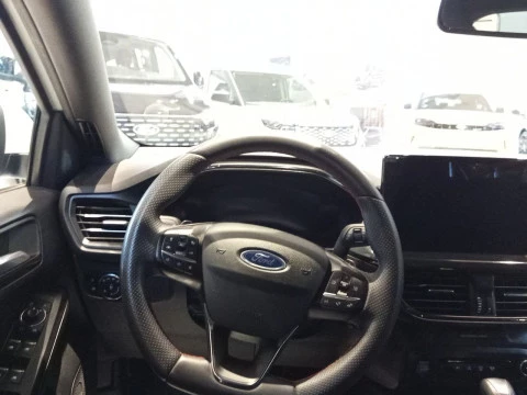Ford Focus 1.0 Ecoboost MHEV 114kW ST-Line X Auto