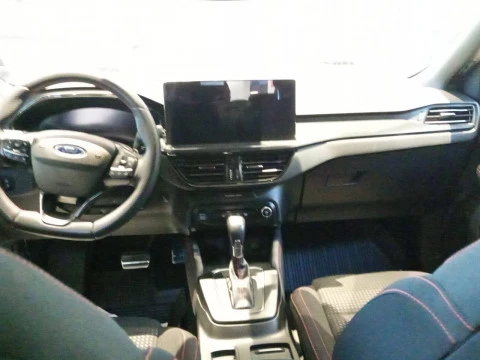 Ford Focus 1.0 Ecoboost MHEV 114kW ST-Line X Auto