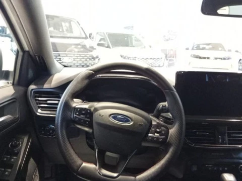Ford Focus 1.0 Ecoboost MHEV 114kW ST-Line X Auto