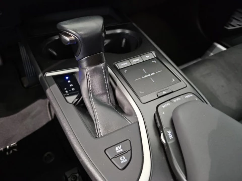 Lexus UX 2.0 250h Business