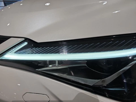 Lexus UX 2.0 250h Business