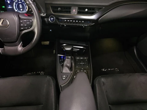 Lexus UX 2.0 250h Business