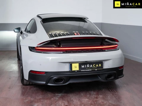 Porsche 911 CARRERA