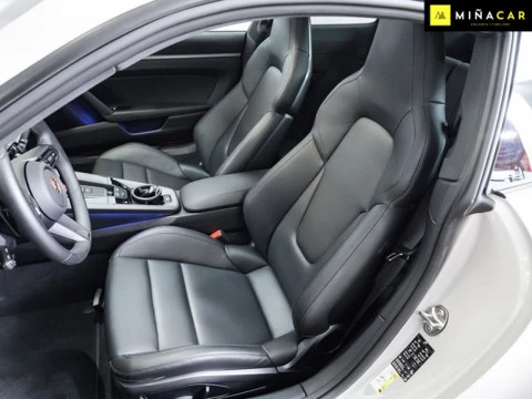 Porsche 911 CARRERA