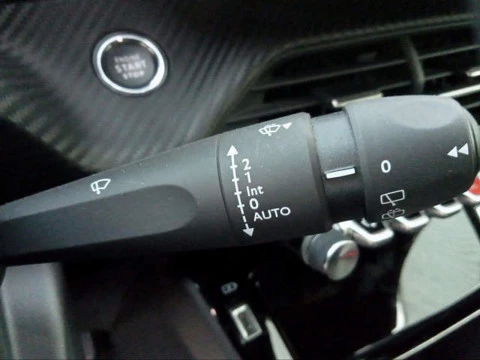 Peugeot 2008 Eléctrico Allure Pack 100 kW (136 CV)