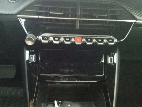 Peugeot 2008 Eléctrico Allure Pack 100 kW (136 CV)