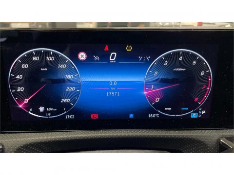 Mercedes-Benz Clase A 180 Sedán