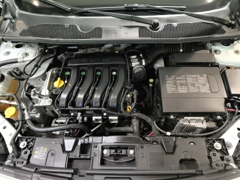 Renault Fluence 1.6 16v Limited 81 kW (110 CV)