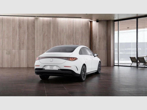 Mercedes-Benz CLA  180 con tecnologia hibrida