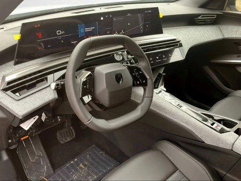 Peugeot e-5008 Allure Eléctrico 157kW