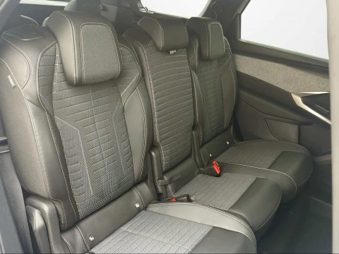 Peugeot e-5008 Allure Eléctrico 157kW